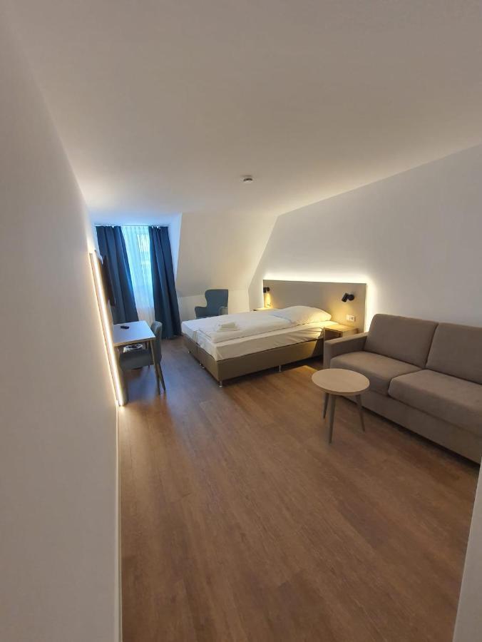 Hotel Zur Traube Moglingen Екстериор снимка
