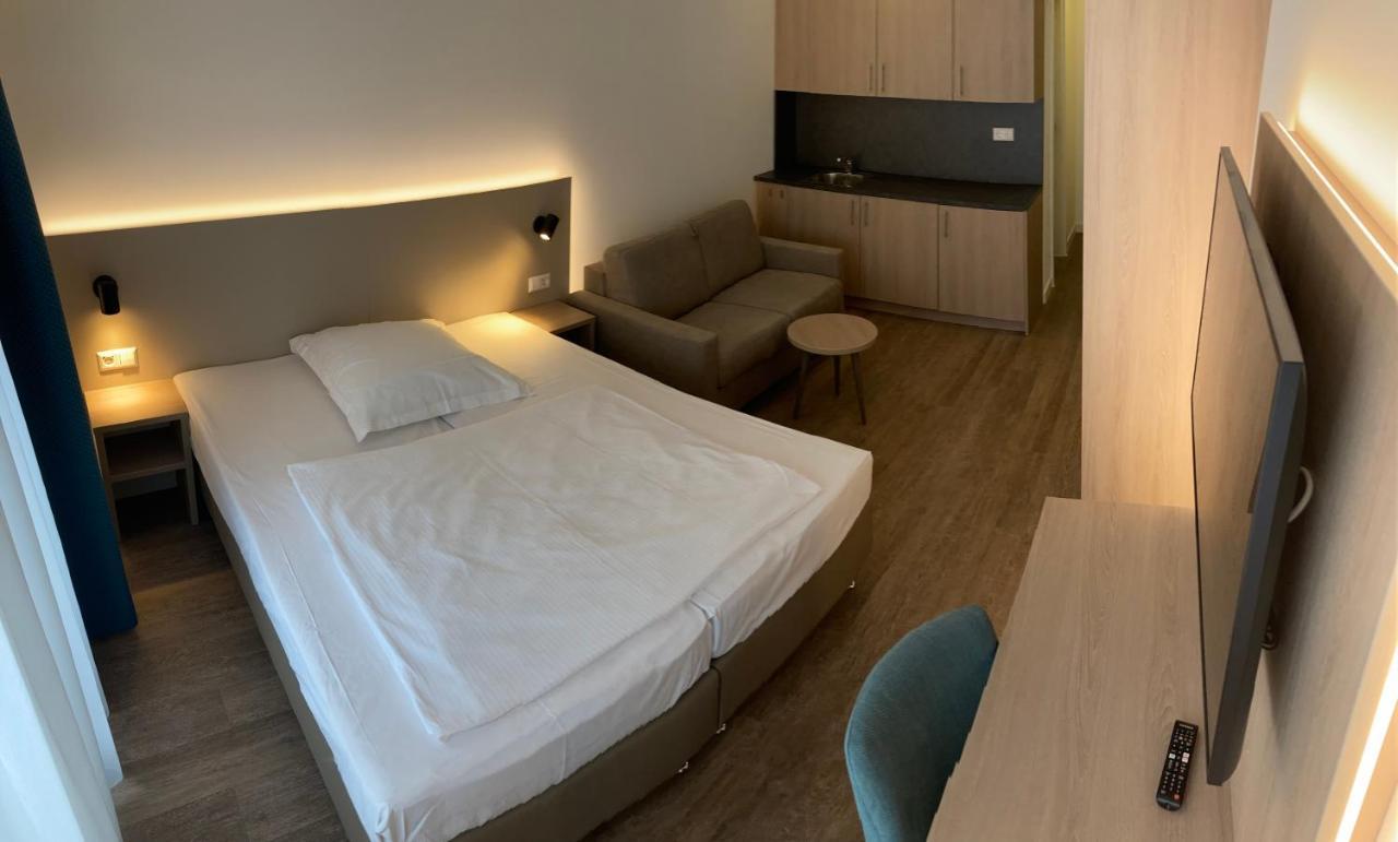 Hotel Zur Traube Moglingen Екстериор снимка