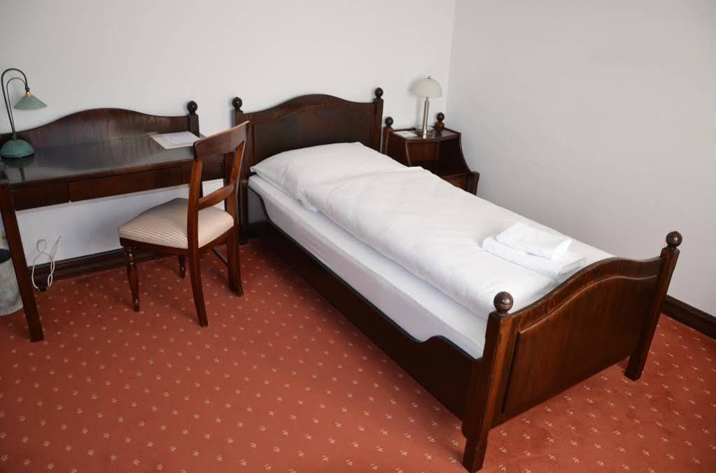 Hotel Zur Traube Moglingen Екстериор снимка