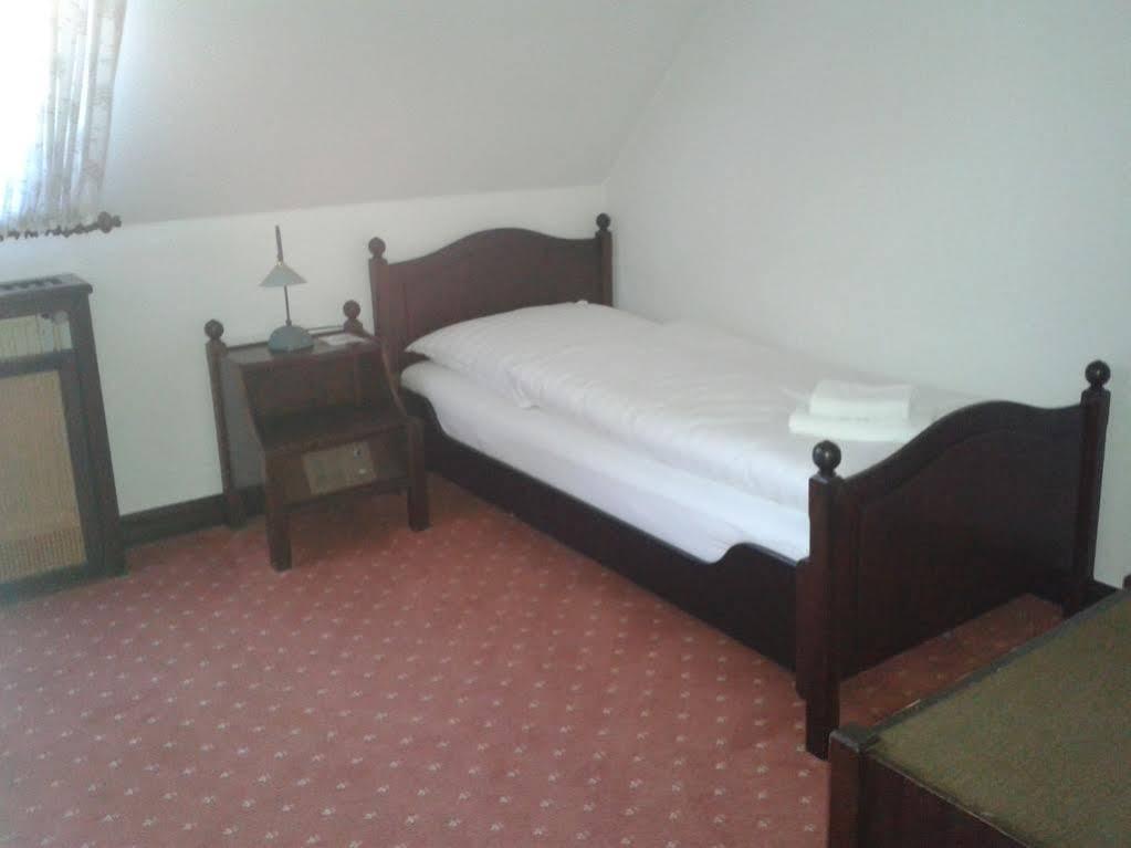 Hotel Zur Traube Moglingen Екстериор снимка